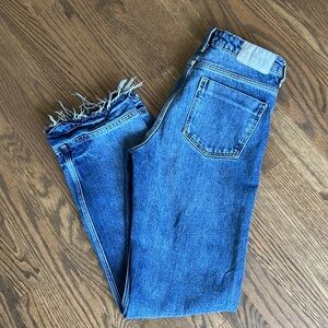 Zara Basic Z1975 Denim Straight Leg Raw Hem jeans Women’s size 2